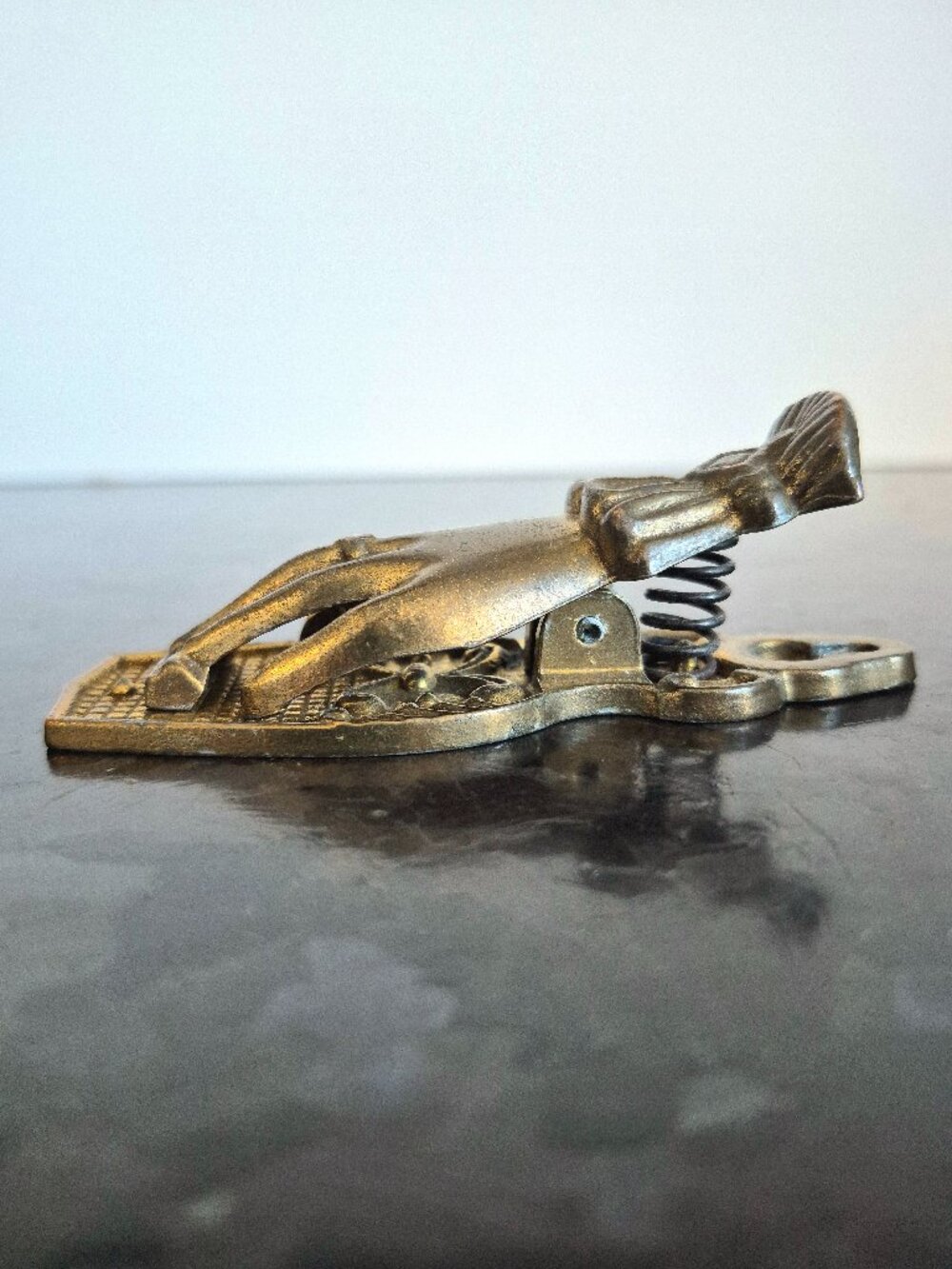 Vintage Antique Brass Hand Clip, Victorian Style, Made In Canada - Picture 4 of 11